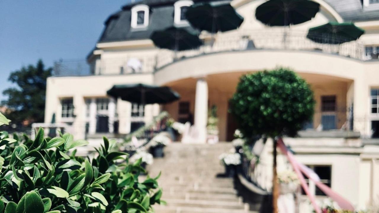 Hotel Schloss Teutschenthal Exterior foto